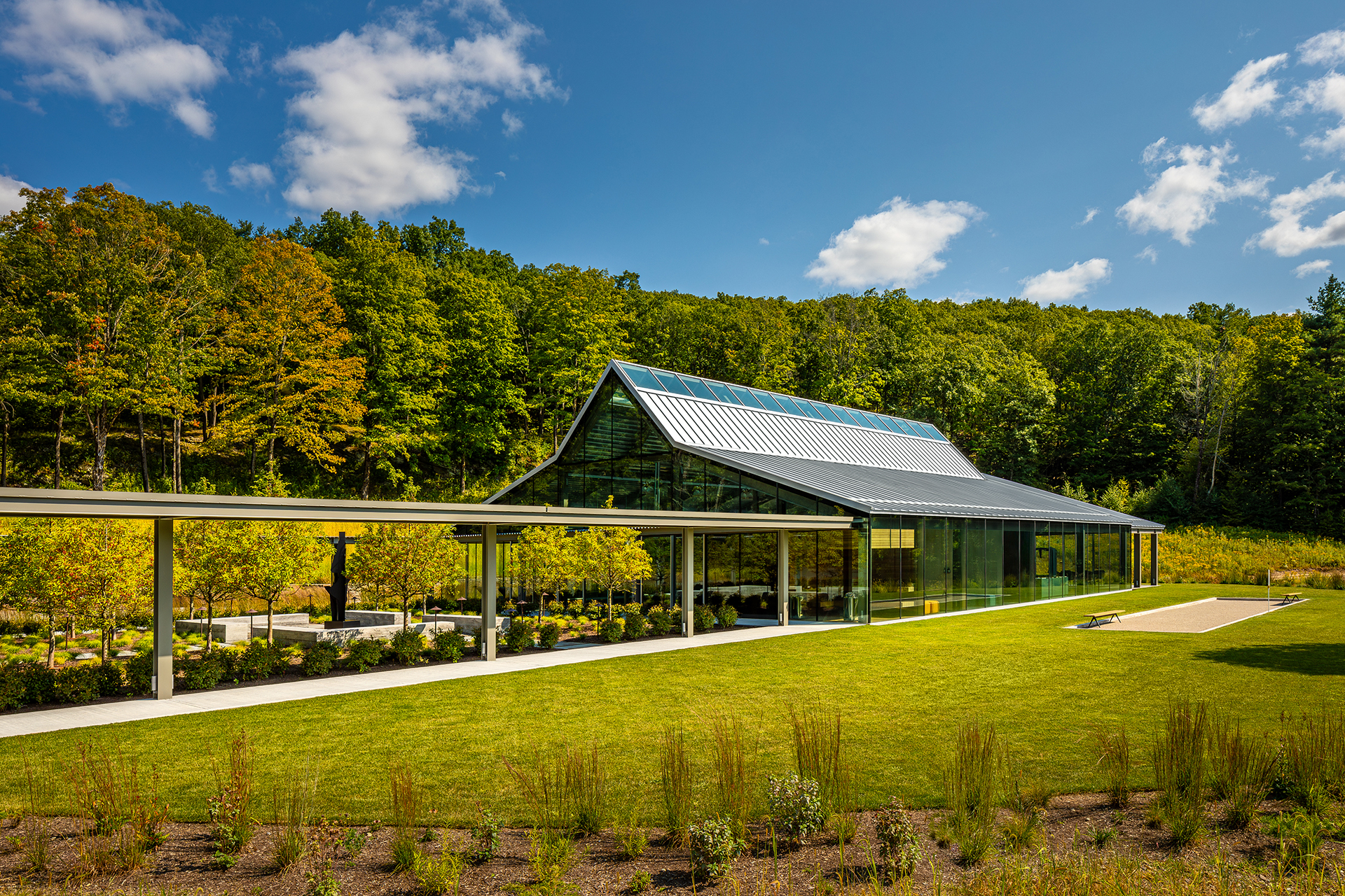 Lawn viewing point with the stoa and building beyond. Residential Recreation Pavilion, NY